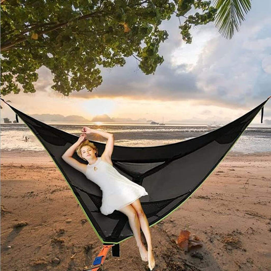 Outdoor triangular hammock